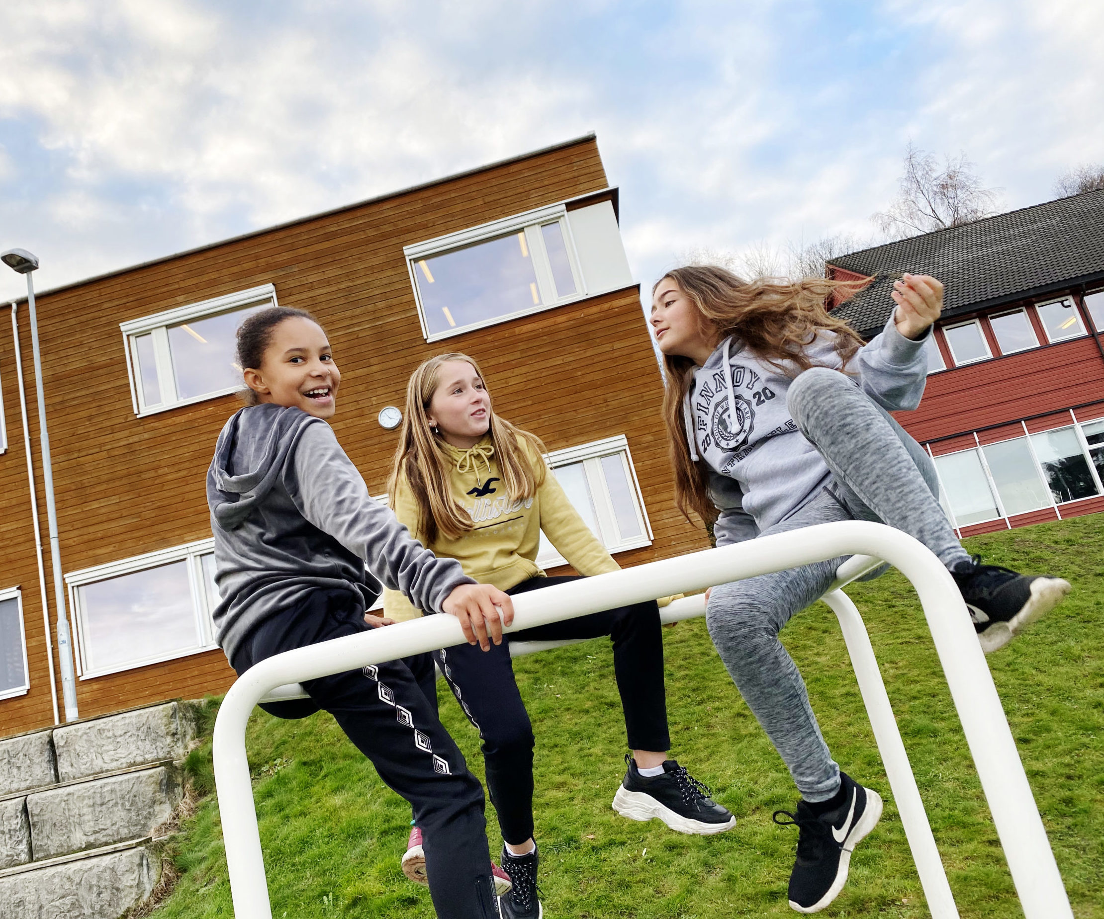 jenter-lek-og-aktivitet-skolen-3